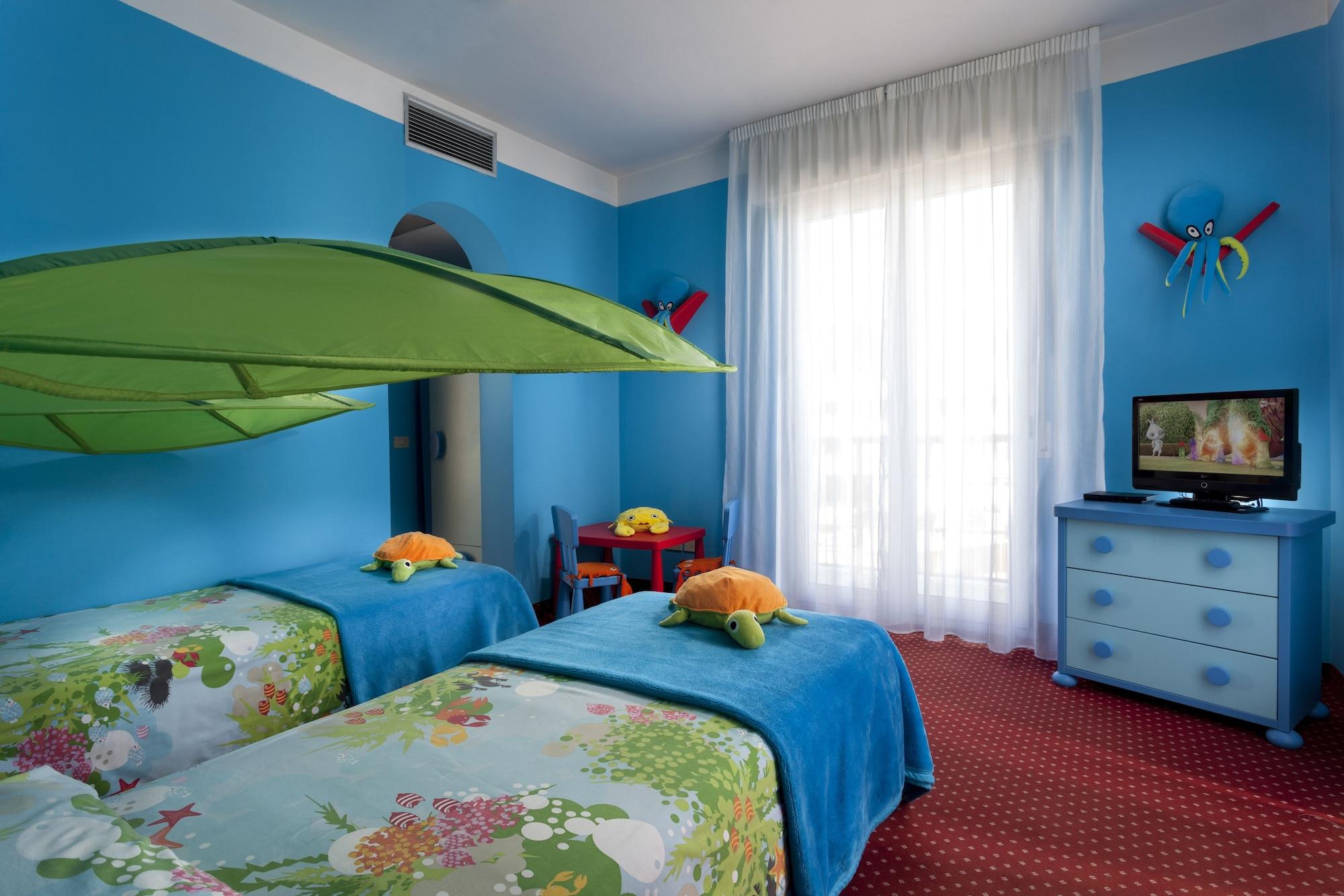 Hotel Milano Helvetia - In Centro Con Piscina Riccione Extérieur photo